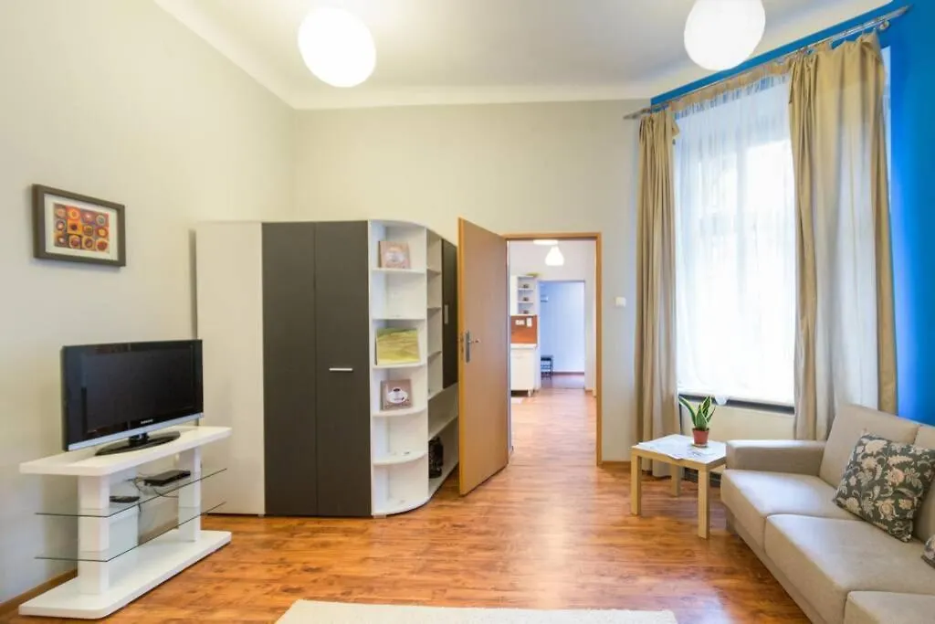 The Quiet Blue Home In The City Center! Krakow Apartment